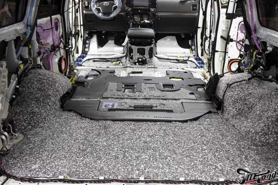 Toyota LandCruiser 200. Комплексная шумоизоляция салона!